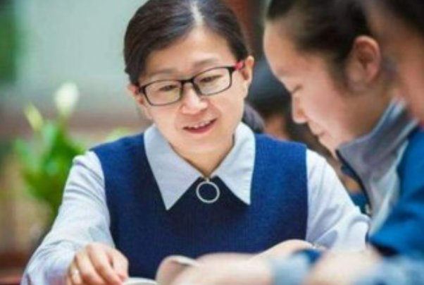 严父慈母猜一个生肖