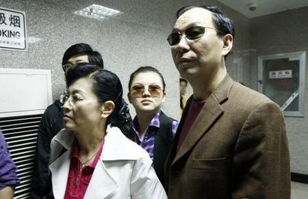 李湘的父亲是谁？