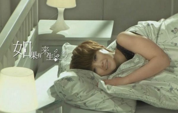 我们去大草原的湖边,等候鸟飞回来是什么歌