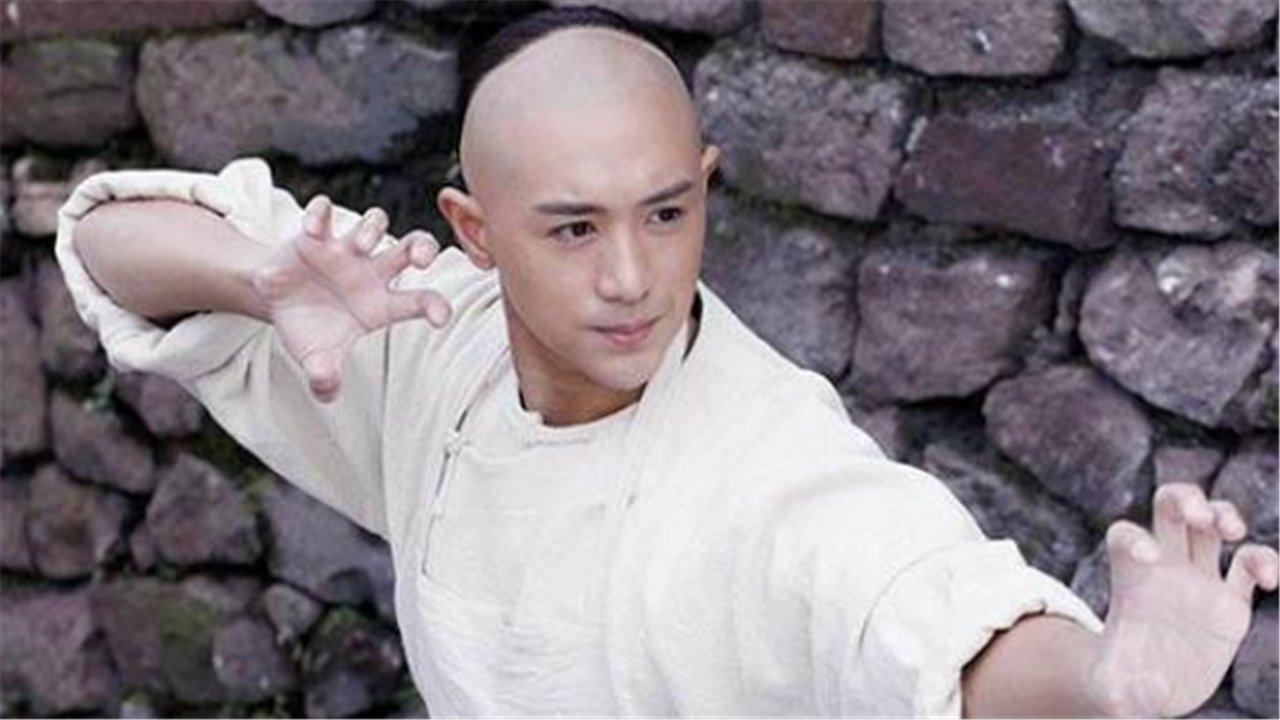 广东十虎中，梁坤的绰号“铁桥三”是怎么来的？