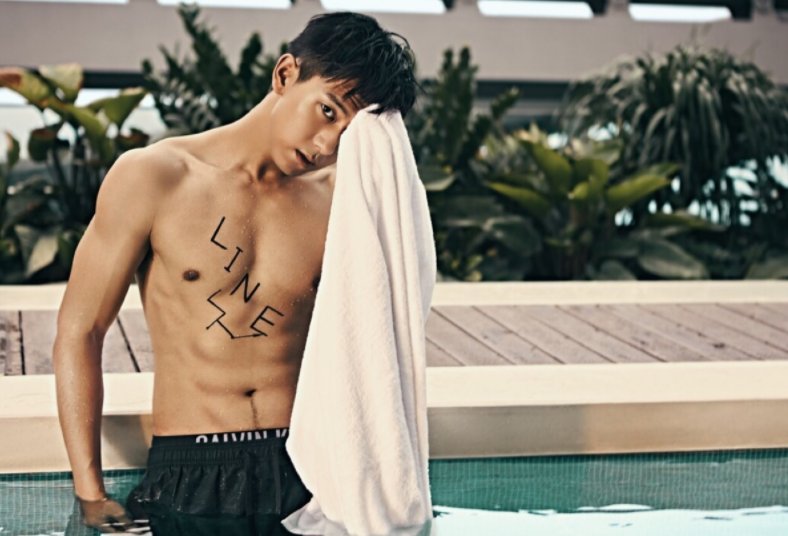 李现悬疑迷你剧一人分饰三角，他的可塑性有多强？