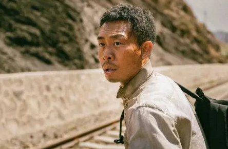 《万里归途》成票房霸主，为什么豆瓣评分却只有7.5？