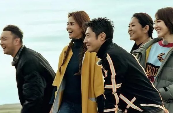 倪萍吐槽4位主持人全是废物，她为什么要这么说？