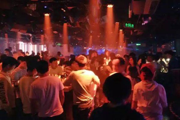 南宁捡死鱼张嘉佳照片 不省人事被人为所欲为