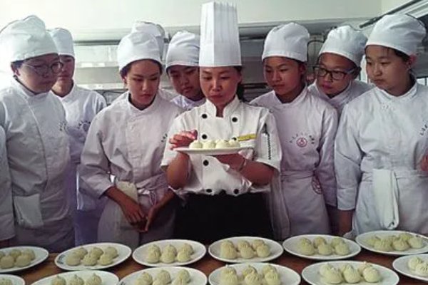 技校去哪个学校好