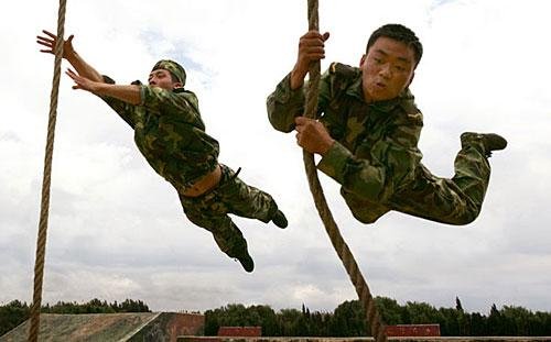 《士兵突击》的故事梗概是什么？