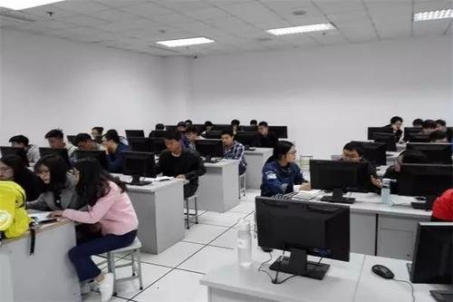 江苏大学学生坠楼身亡，当代大学生应该重视心理问题么？