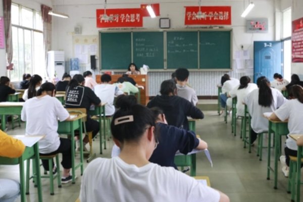 2023年湖北高考状元是谁啊