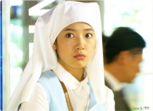 谁能告诉我《原来是美男啊》韩版中的主要内容是什么?