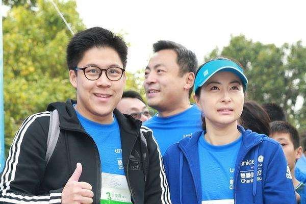 霍启刚追求郭晶晶的原因被曝光，他的底牌也被曝光，这中间发生了什么？