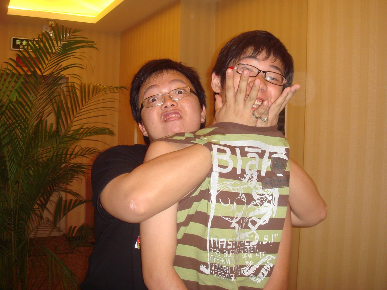 毛镇凯的人物简介