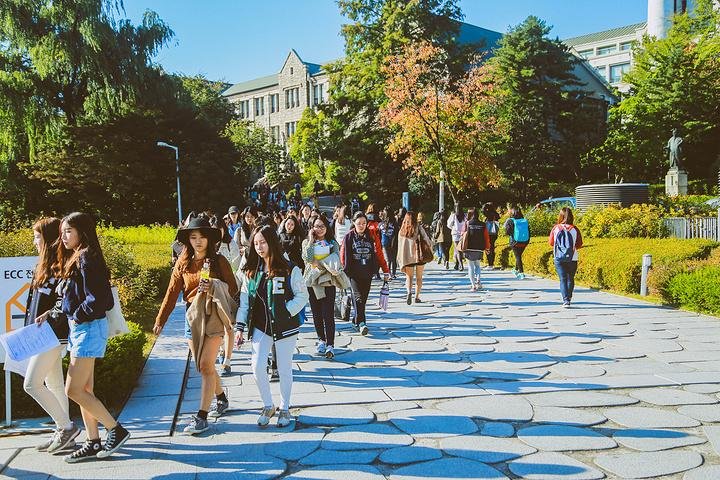 韩国31所学校限制女生穿内衣颜色，这是封建还是另有他意？