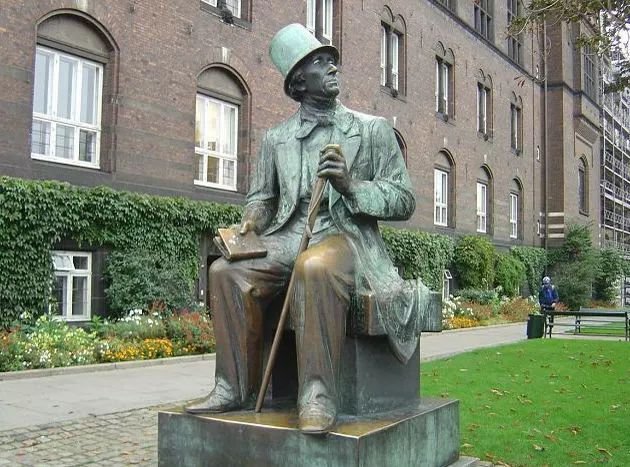 安徒生的生平简介和作品，文学成就。