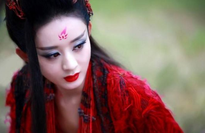 花千骨的真正身份是什么