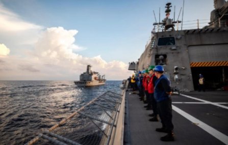 丹麦船只撞上美军军舰画面曝光，此次事故发生的原因是什么？