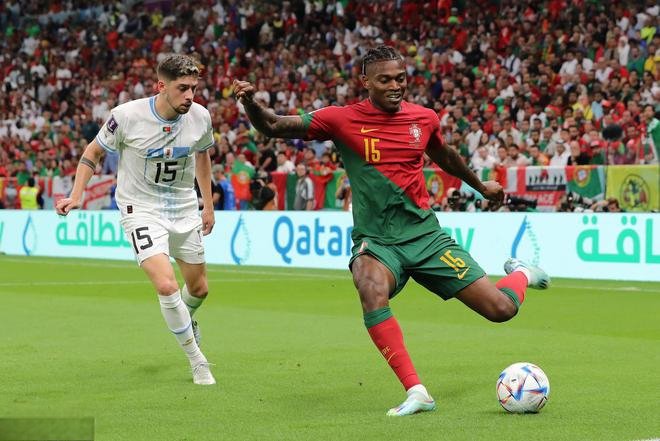 39岁佩佩轻松拿捏1亿神锋!超感人一幕:C罗为他戴上队长袖标