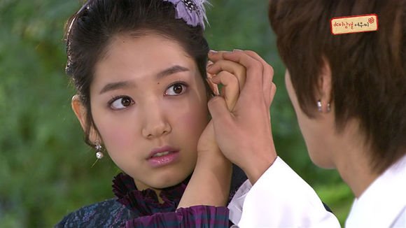 谁能告诉我《原来是美男啊》韩版中的主要内容是什么?