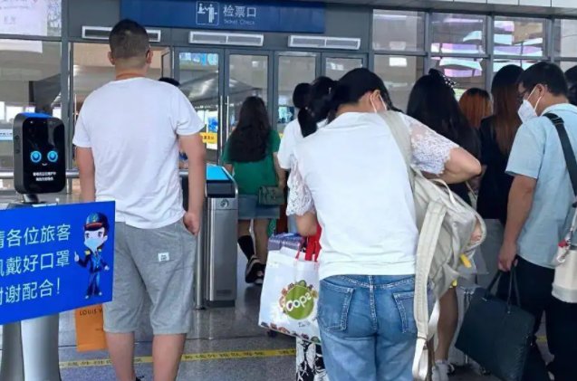 12306暂停发售4月8日及以后车票，此举的原因是什么？