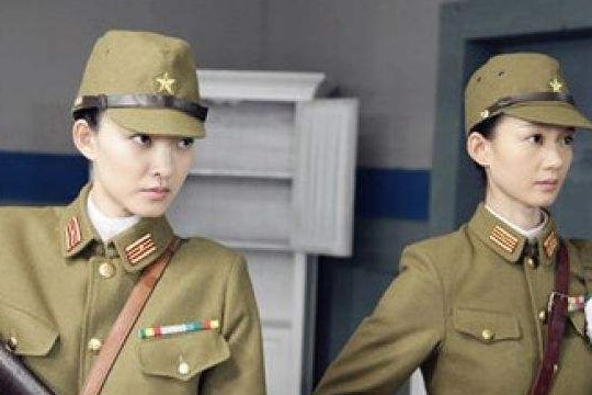 《枪花》：“素颜女神”王丽坤，怎样演绎了精彩的谍战故事?