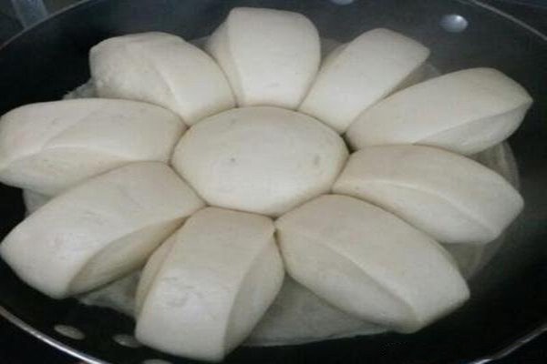 馒头开锅为啥要使劲拍？