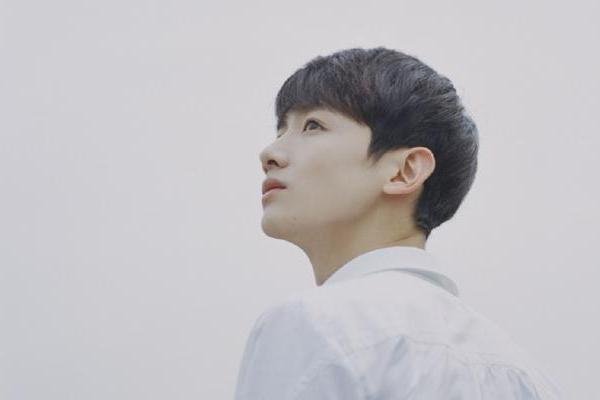 白敬亭新公司名叫明白乐，明星开的公司名字能有多好笑？