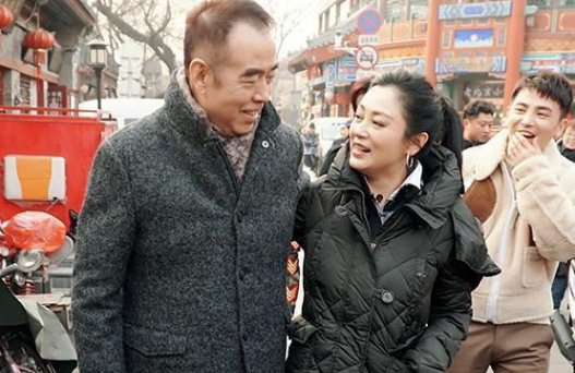 《长津湖》发布首款海报，该剧是由哪三位导演执导的？