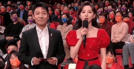 央视女主持人马凡舒火了！颜值气质不输王冰冰，她有着什么样的背景？