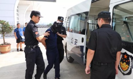 宁夏男子不满疫情防控发“狗狗警察”表情包，此举是否涉嫌违法？