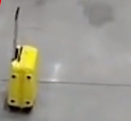 小孙女跨越千里回哈尔滨被劝返,爷爷车站泪别,疫情之下大家有多难?