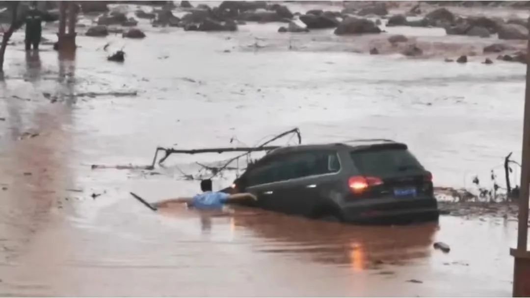 甘肃庆阳遭遇1956年以来最大洪水，当地采取了哪些应对措施？