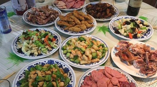 7个人吃饭点几个菜合适？