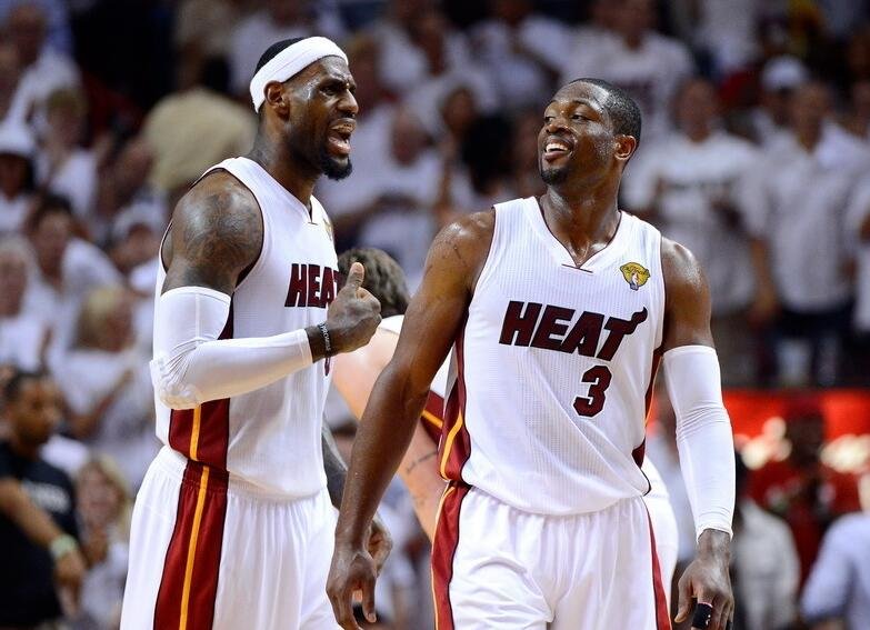 12年总决赛威少场均27分6板6助，队友杜兰特和哈登什么数据？