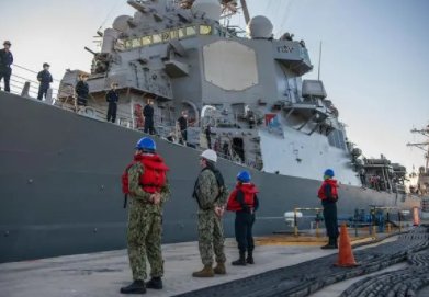 丹麦船只撞上美军军舰画面曝光,此次事故发生的原因是什么?