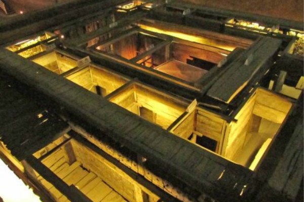 “黄肠题凑”是什么东西，为什么会成为盗墓贼的克星？