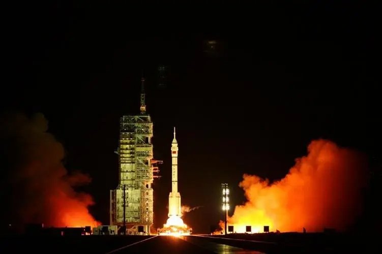 神舟七号是哪一年发射的?