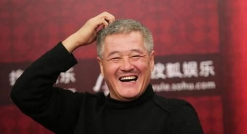 赵本山带陈宝国看房，两人之间是什么关系？