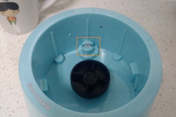 九阳榨汁机怎么用