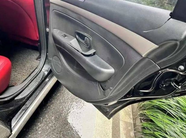 杭州一网约车飞速行驶撞多辆车，造成事故的原因是什么？