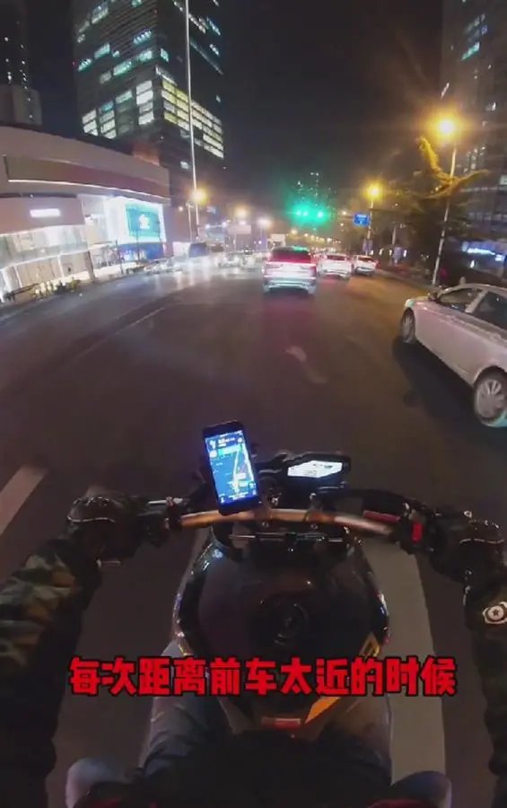 青岛一男子辟谣被大力女友锤断3根肋骨，他女友为何这么做？