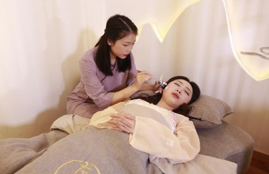 躺式采耳是什么服务？