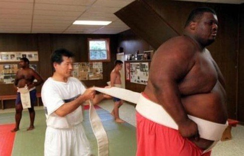 亚伯勒的妻子怎么说!跟相扑运动员结婚是什么感受?