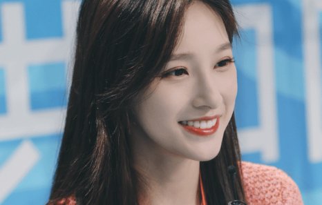 央视女主持人马凡舒火了！颜值气质不输王冰冰，她有着什么样的背景？