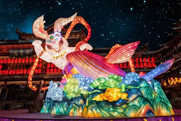 襟飘带舞的意思是