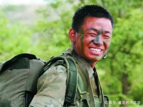 《士兵突击》里许三多最后结局是什么？是老a还是长官？