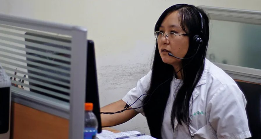 自杀热线盲人接线员称来电人群学生占比最大，学生哪来的这么大压力呢？