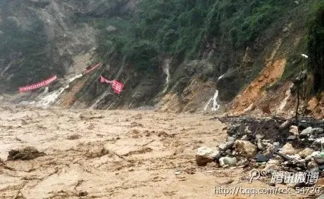 四川雅安发生山洪泥石流，是否造成了人员伤亡？