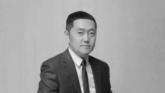 左晖去世后留下一妻子两个孩子，其千亿财产该如何继承？