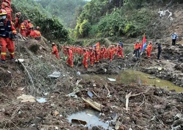 东航空难乘客“遗物”让人破防，这些遗物和残骸是否能帮助真相还原？