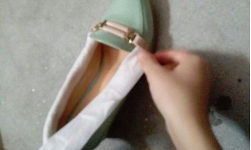 新买的鞋后鞋帮卡脚脖子怎么办?