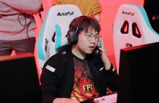 触犯红线！英雄联盟职业选手京一假赛被禁赛！职业选手打假赛犯法吗？